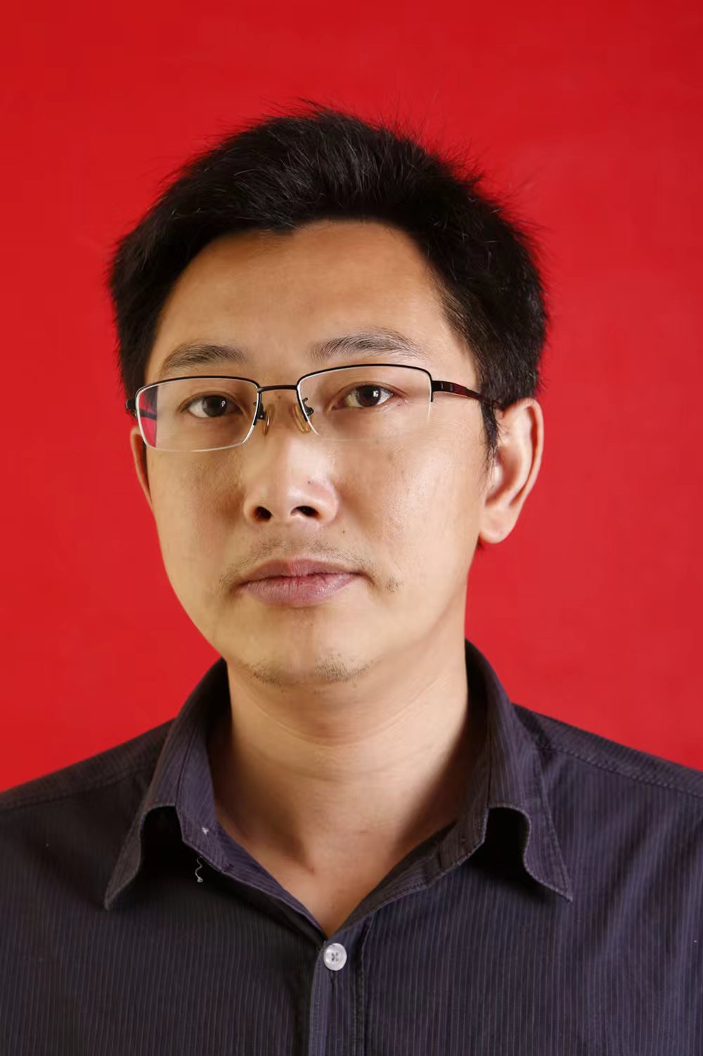 杨院证件照.jpg